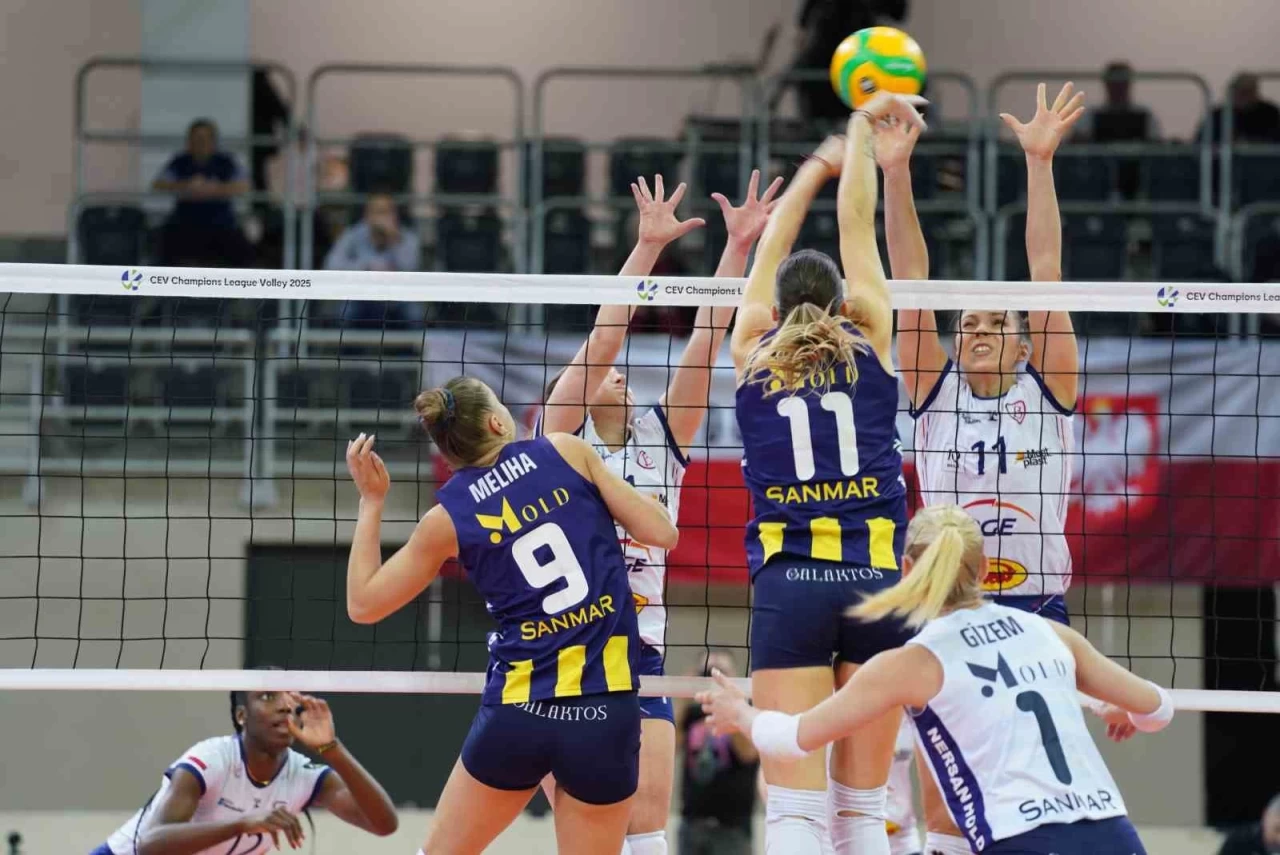 Fenerbahçe Medicana Kadın Voleybol Takımı, CEV Şampiyonlar Ligi'nde Çeyrek Finale Yükseldi