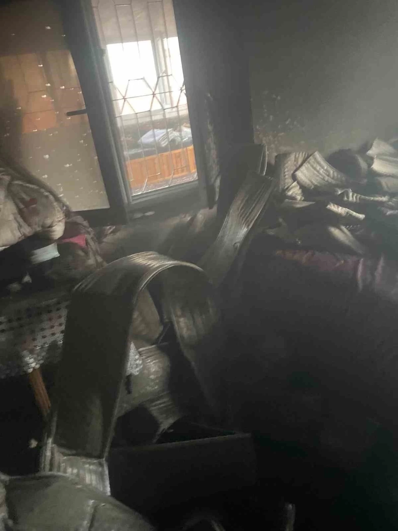 Neşet Ertaş'ın Kız Kardeşinin Evinde Çıkan Yangın Panik Yarattı