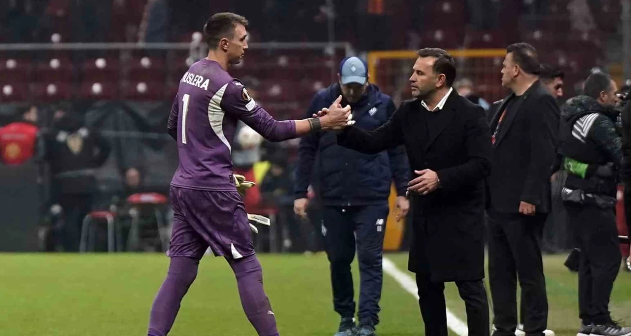 Taraftarlar, Muslera'yı ıslıkladı! Galatasaraylı kaleci tepki aldı