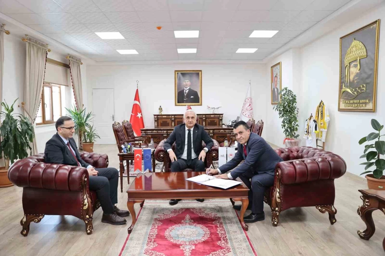 Malazgirt'e 24 Milyonluk Dev Süt Toplama Merkezi Yatırımı Tamamlandı