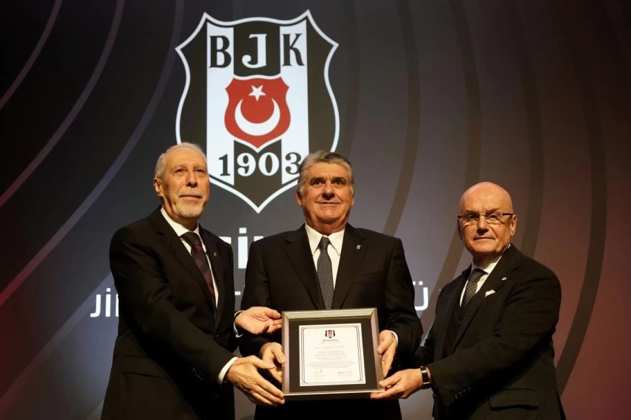 Beşiktaş Kulübü'nün Yeni Başkanı Serdal Adalı ve Yönetim Kurulu Üyeleri Göreve Resmen Başladı!