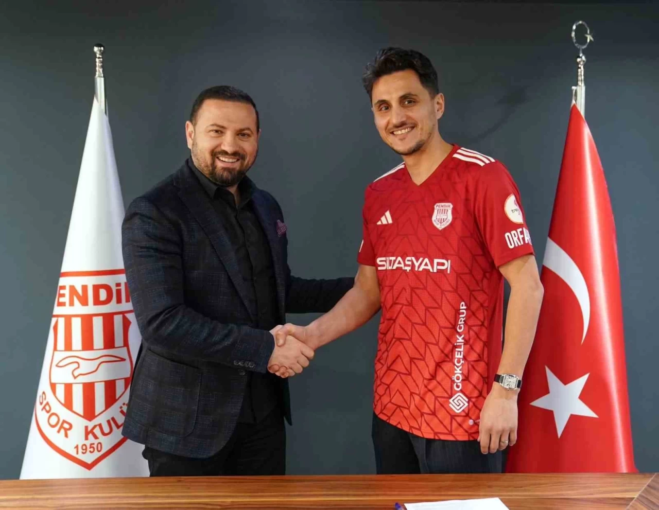 Pendikspor, Tecrübeli Forvet Mustafa Pektemek'i Kadrosuna Kattı