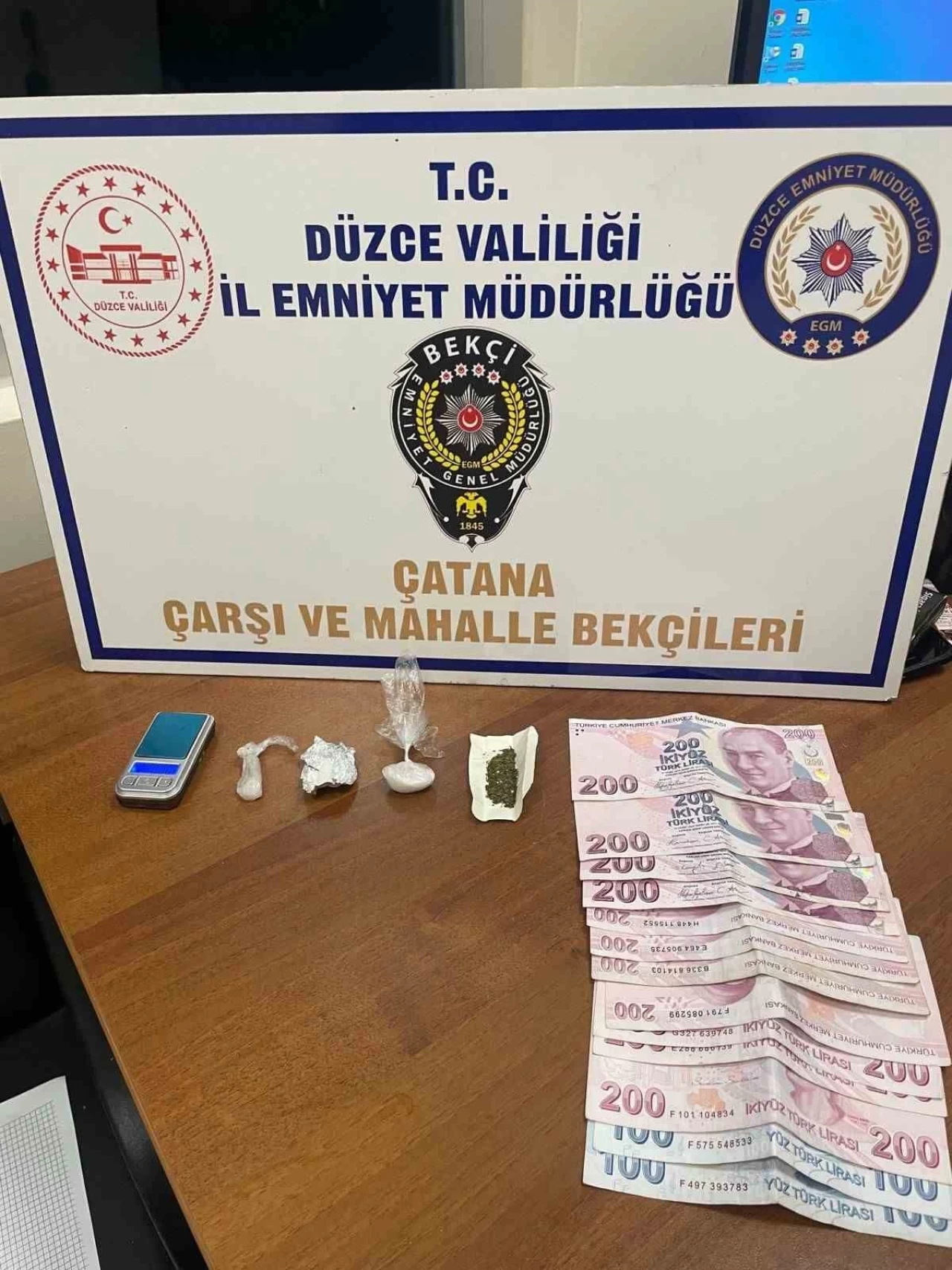 Düzce'de Uyuşturucu Satıcısı Tutuklandı