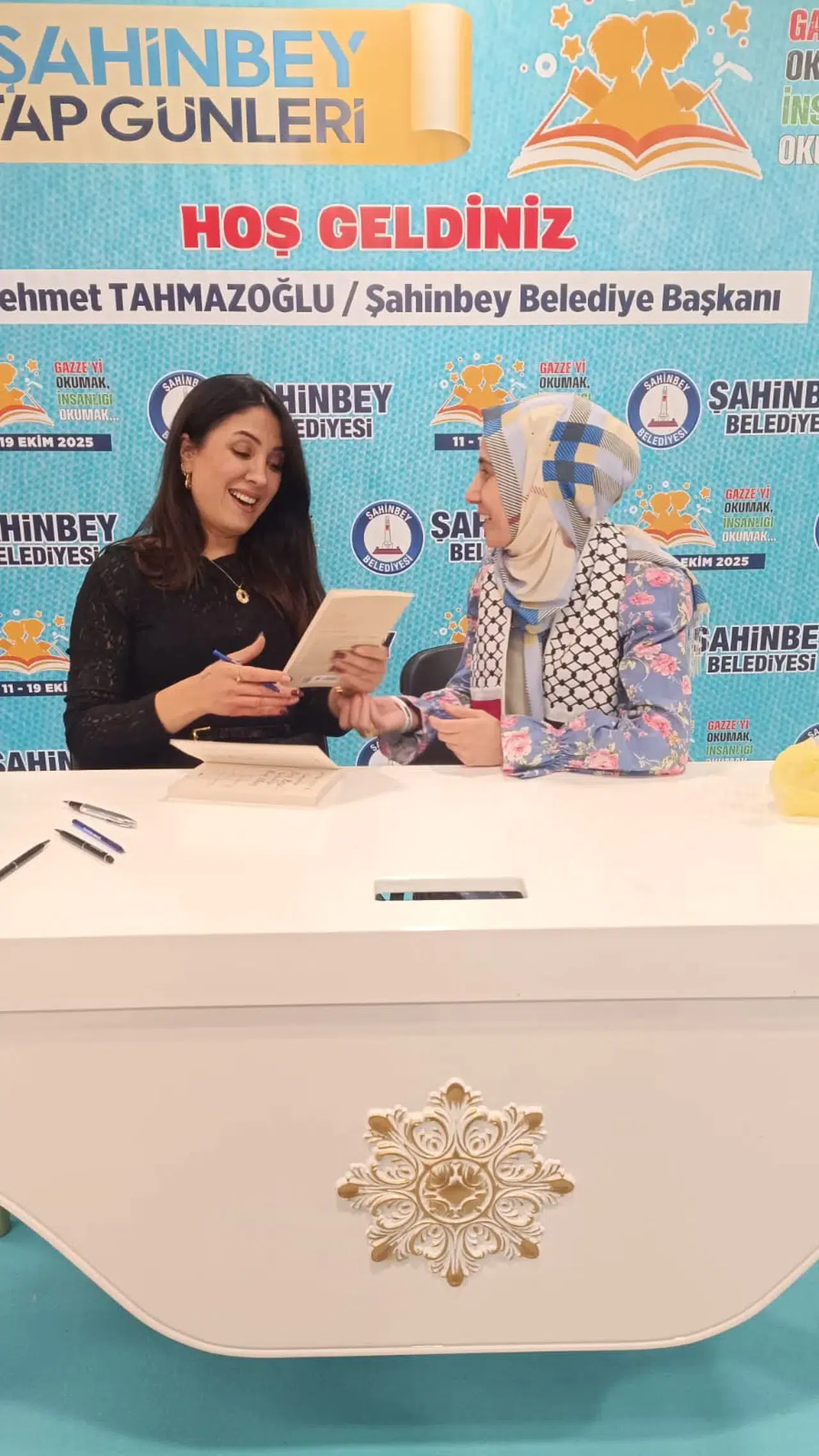 ŞAHİNBEY KİTAP GÜNLERİNDE OKUR-YAZAR BULUŞMASI