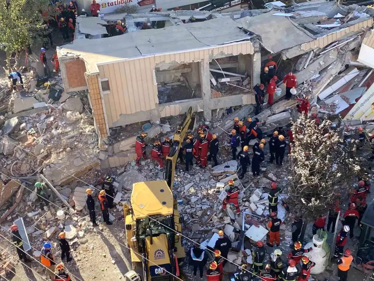 Gebze’de bina neden çöktü? Enkaz altındaki 5 kişilik Bilir ailesi kim?