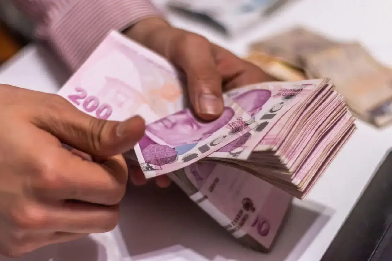 Nihat Zeybekçi'den Emeklilik Yaşı Çıkışı: “Mevcut Sistem Gelecek Nesillere İhanettir”