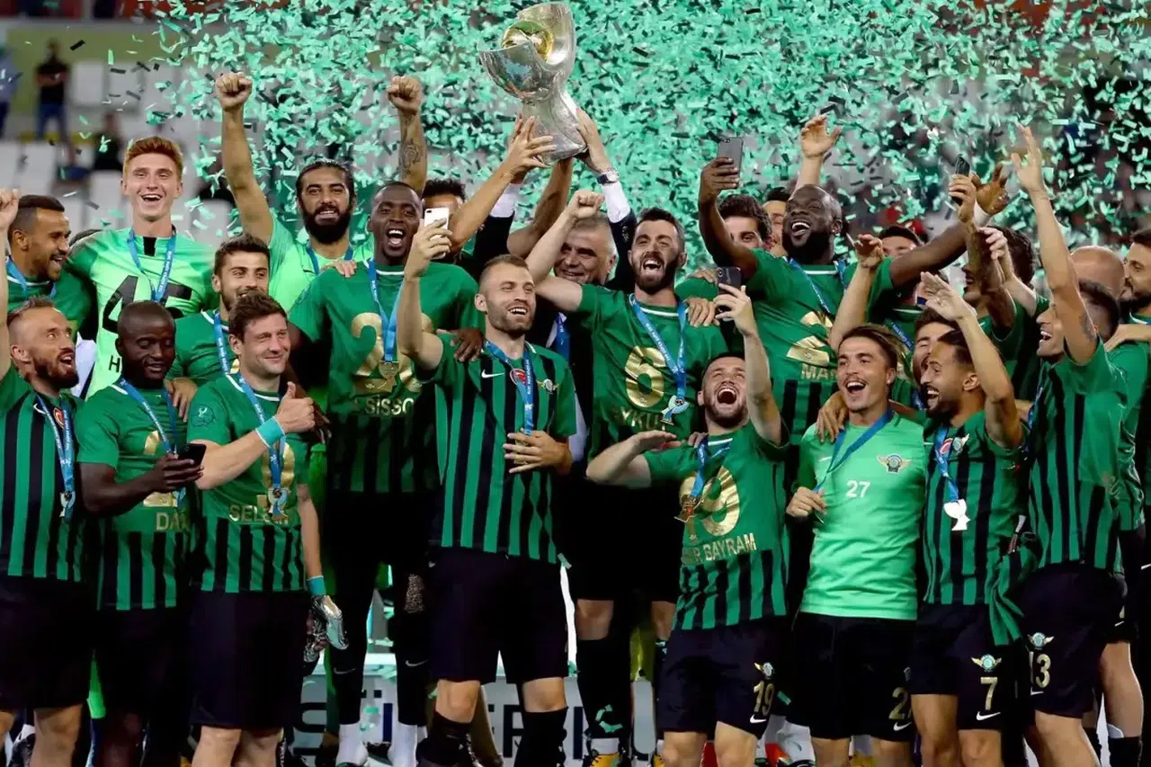 Akhisarspor neden ligden çekildi? Efsane kulübün çöküşünün perde arkası