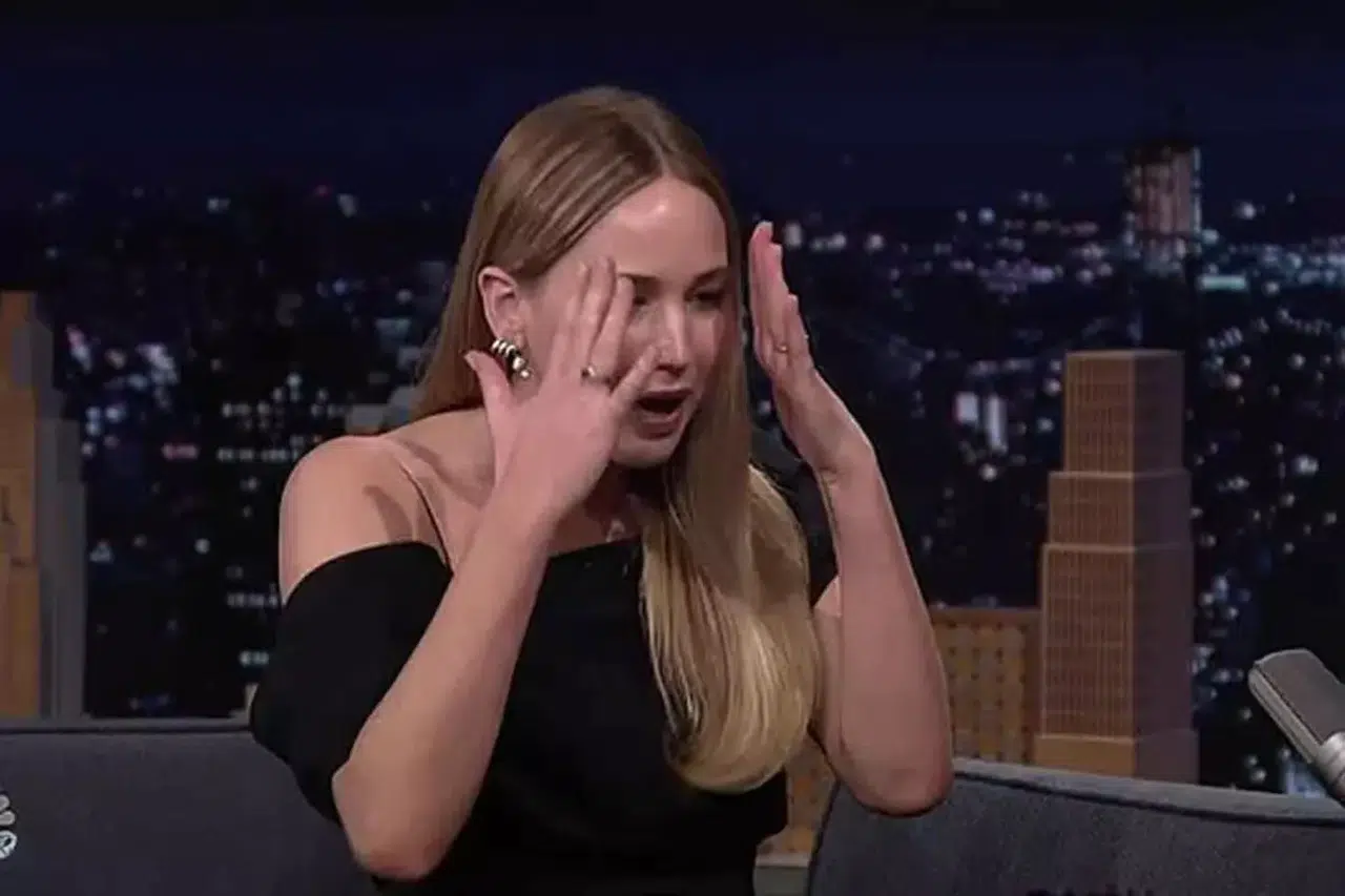 Jennifer Lawrence Gözyaşlarına Boğuldu! The Tonight Show’da Yayını Durduran Anlar