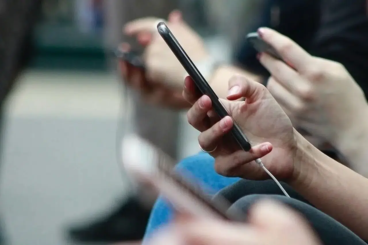 Telefonuna yurt dışından alanlar yandı! 2026 IMEI kayıt ücreti dudak uçuklatıyor