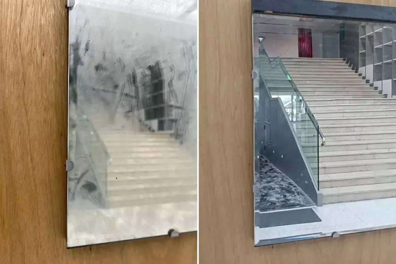 40 Yıllık Sanat Eseri “Kirli Ayna” Sanıldı: Müze Temizlik Skandalı