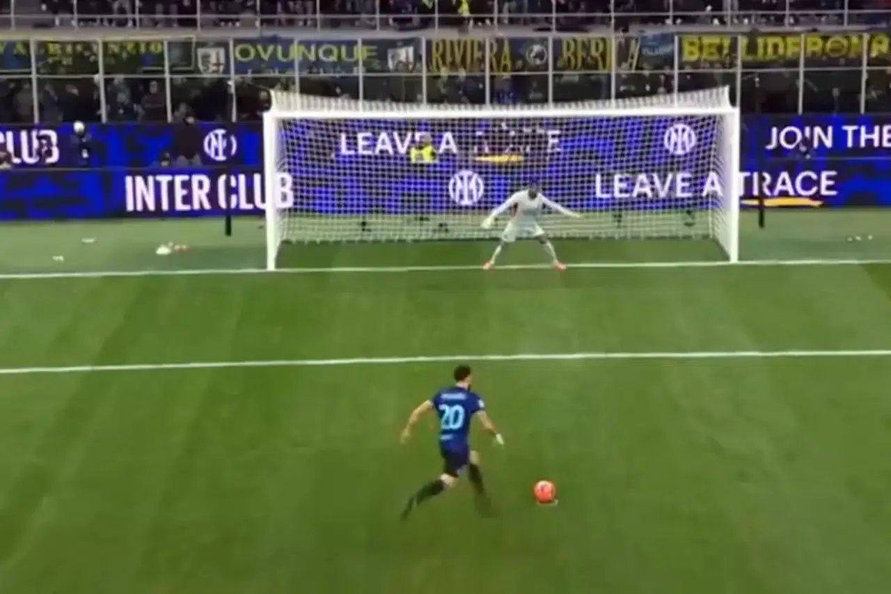 Derbide Büyük Şok! Hakan Çalhanoğlu’nun Kaçırdığı Penaltı İtalya’yı Salladı