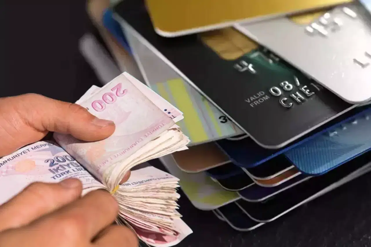 Kredi kartıyla gece nakit çekmek artık yasak mı? BDDK hangi saatleri kısıtladı?