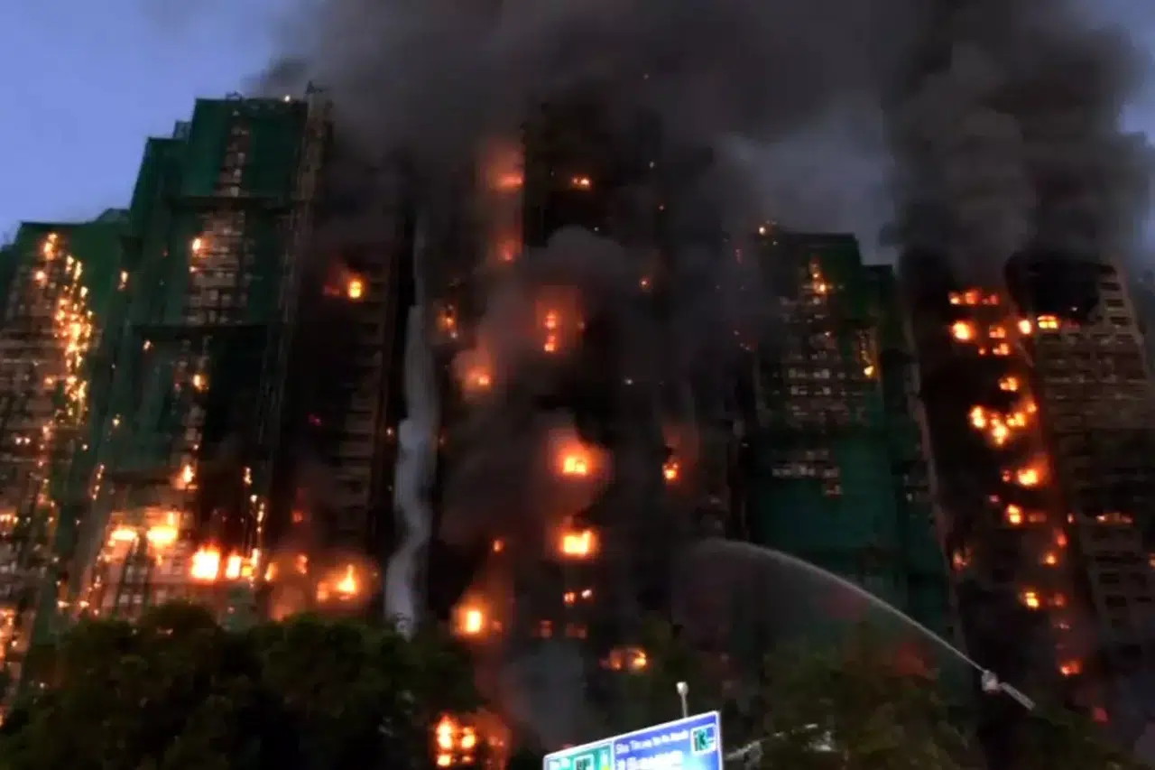 Hong Kong'da çıkan dev yangında kaç kişi hayatını kaybetti, son durum ne?
