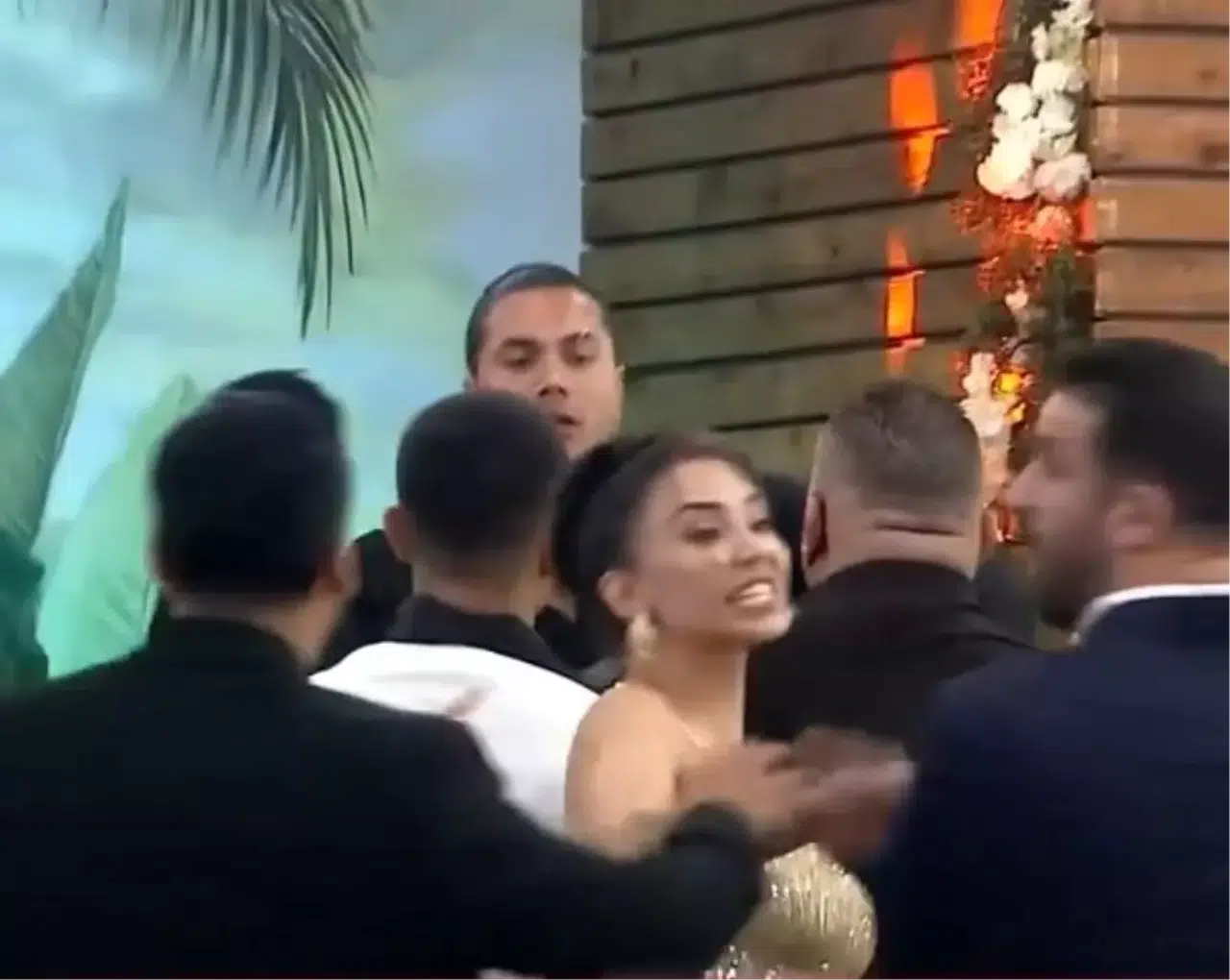 Kısmetse Olur’da Perinaz neden Mustafa’ya tokat attı? Olay nasıl gelişti?