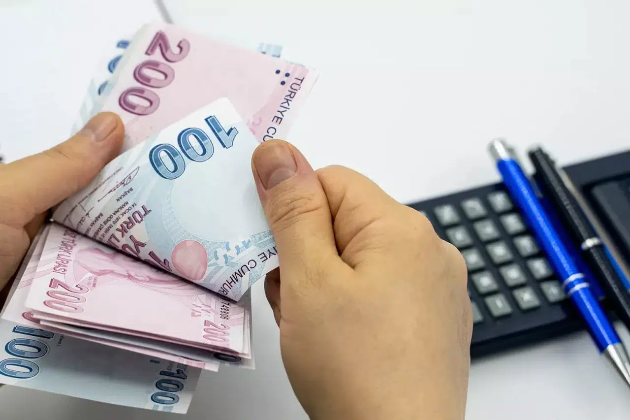 Asgari Ücret Komisyonu İçin Yeni Formül Krize Yol Açtı! TÜRK-İŞ ve Bakanlık Arasında Kritik Görüşme