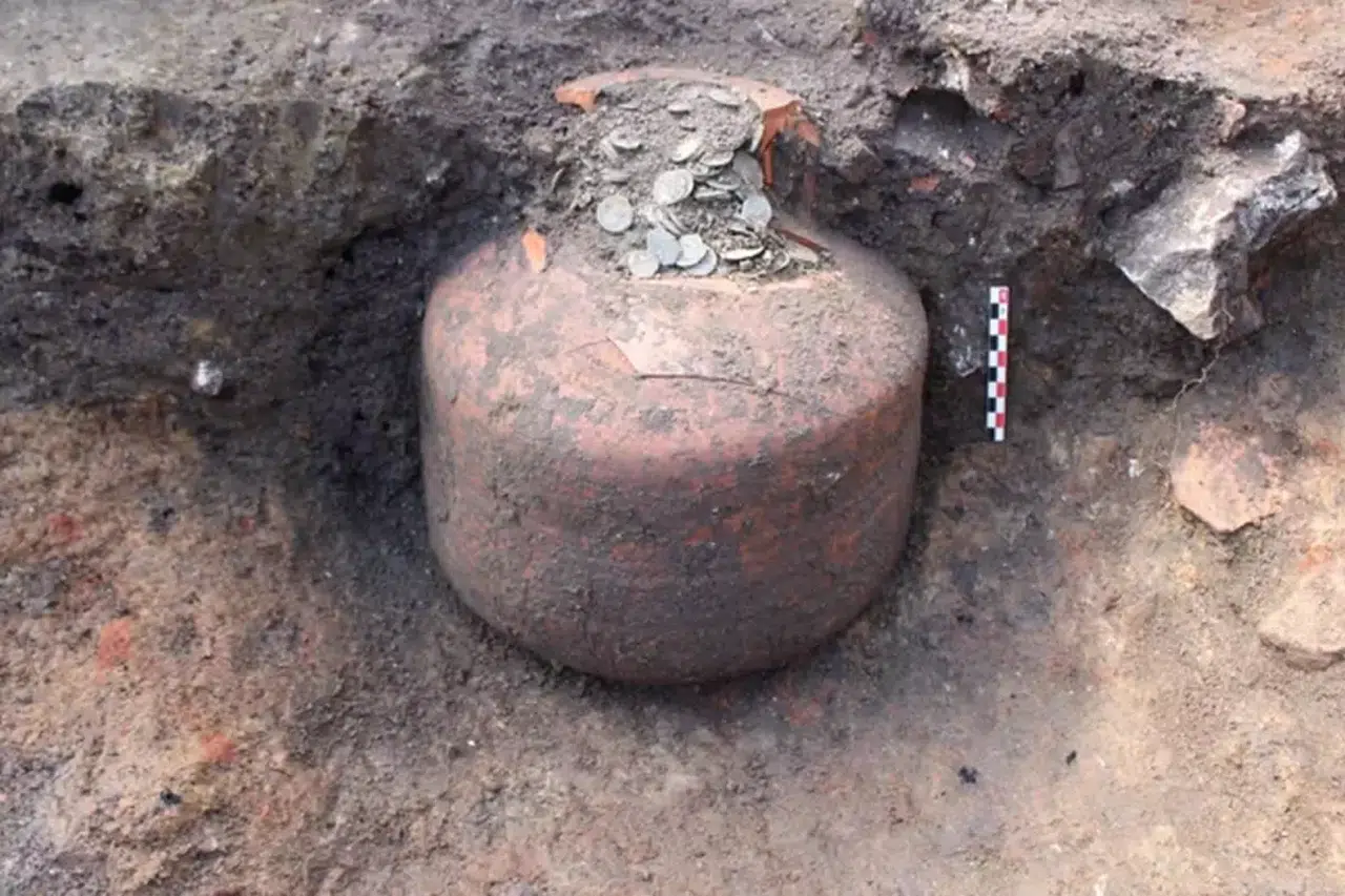 Fransa’da Gizli Roma Bankası Ortaya Çıktı: 90 Kilo Para Ev Zeminin Altındaymış!