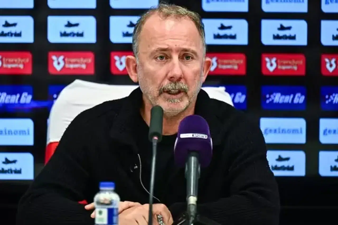 Beşiktaş’ta kimler takımdan ayrılacak, hangi oyuncularla yollar ayrılıyor? İşte transfer listesi