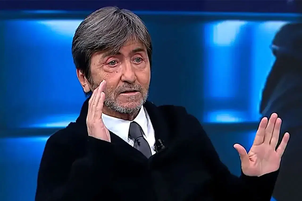 Rıdvan Dilmen’den Derbi Yorumu: “Kazımcan-Torreira Çarpışması Galatasaray’ı Oyundan Düşürdü!”