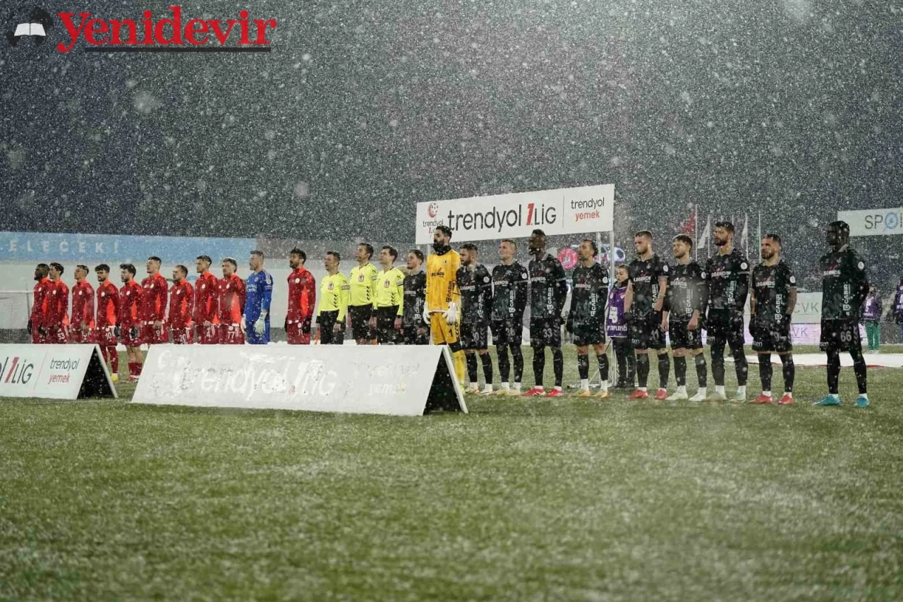 Ümraniyespor ve Sakaryaspor Golsüz Berabere Kaldı - Trendyol 1. Lig 26. Hafta Maçı Analizi