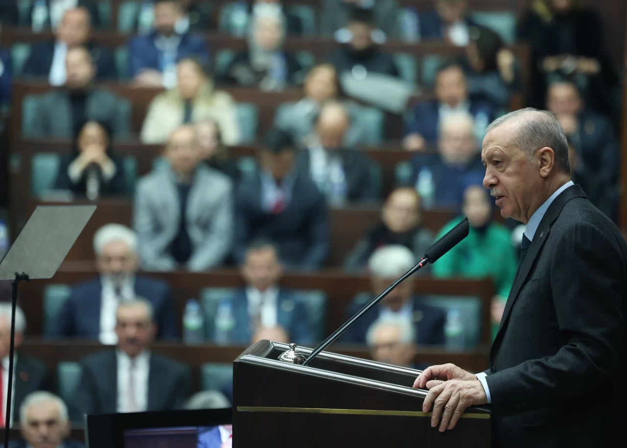 Siyaset Kılıç Gibi Keskin