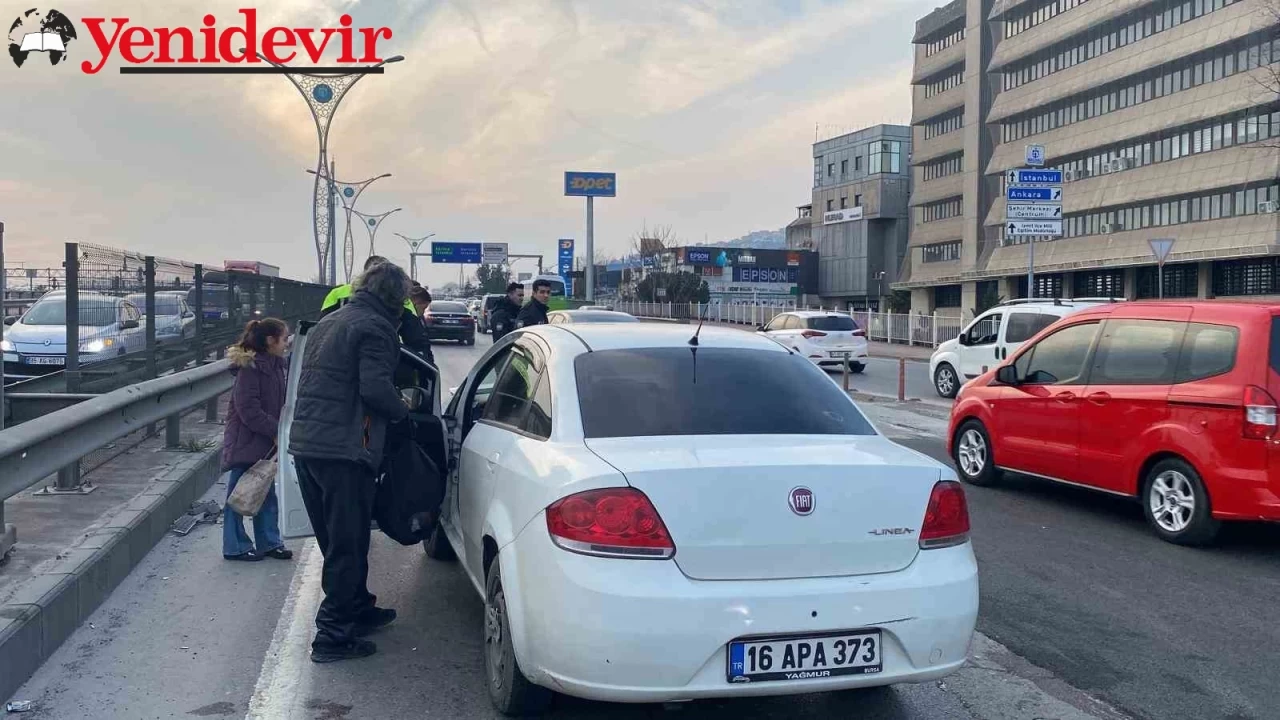 İzmit'te Otomobilin Arkadan Çarptığı Kazada 1 Çocuk Yaralandı