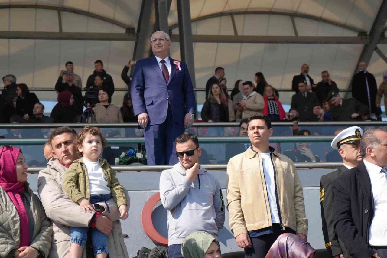 Bakan Güler, Yeni Mezun Astsubaylara Seslendi: Terör ve Eğitim Konularında Önemli Açıklamalar