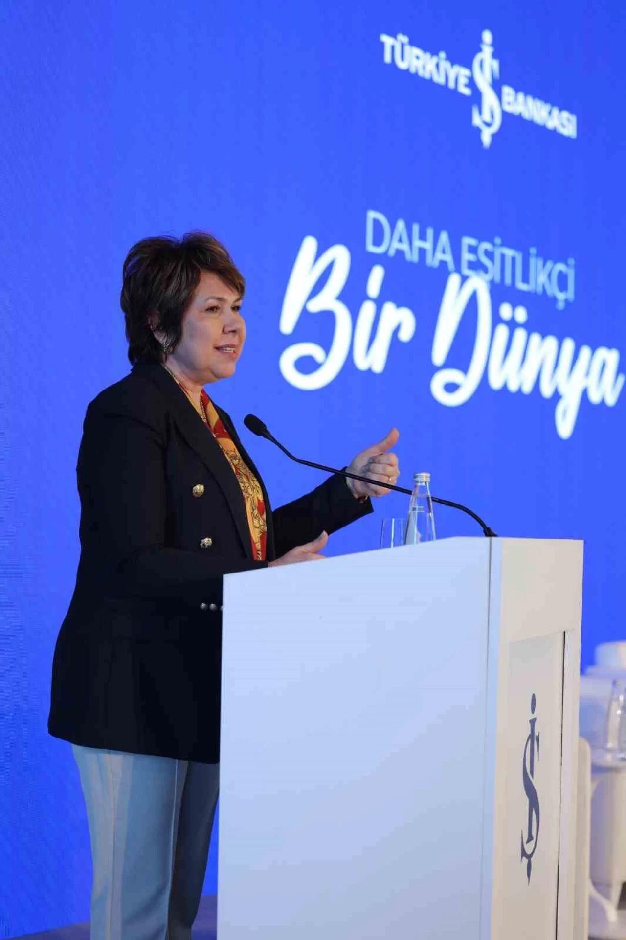 İş Bankası'nın Düzenlediği "Daha Eşitlikçi Bir Dünya" Etkinliği Kadınları Bir Araya Getirdi.
