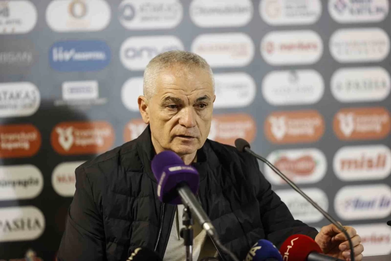 Sivasspor Teknik Direktörü Rıza Çalımbay: "Kalan Maçlarımızı İyi Bitirmeliyiz"