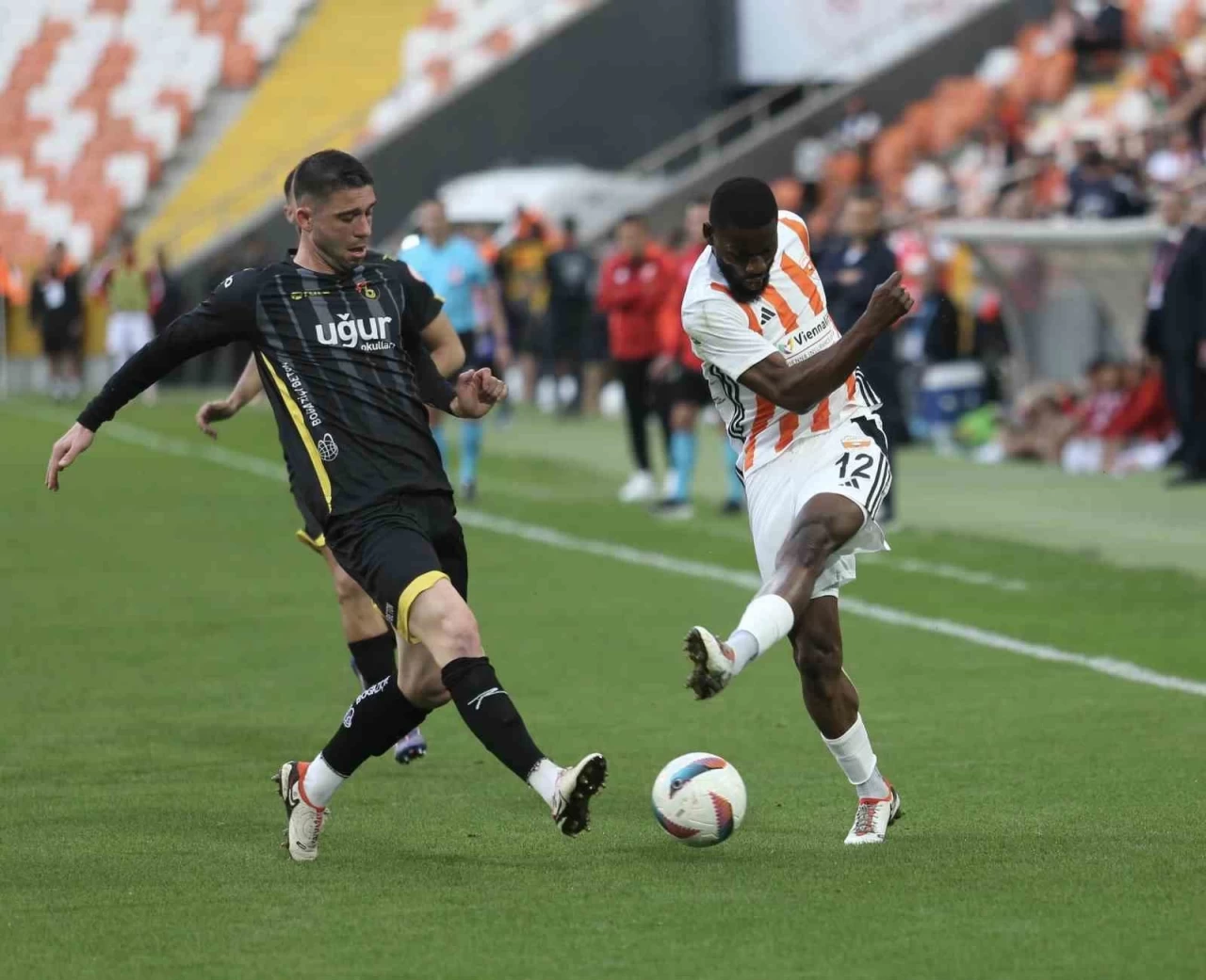 Adanaspor evinde İstanbulspor'a 2-0 yenildi!