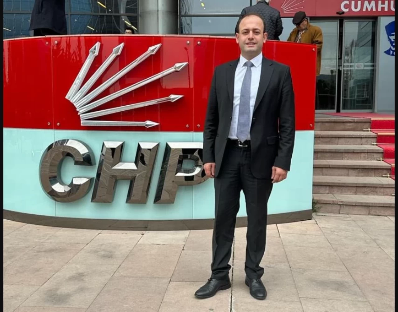 Esad'ın Propaganda Memuruna Kritik Görevlendirme Direkten Döndü