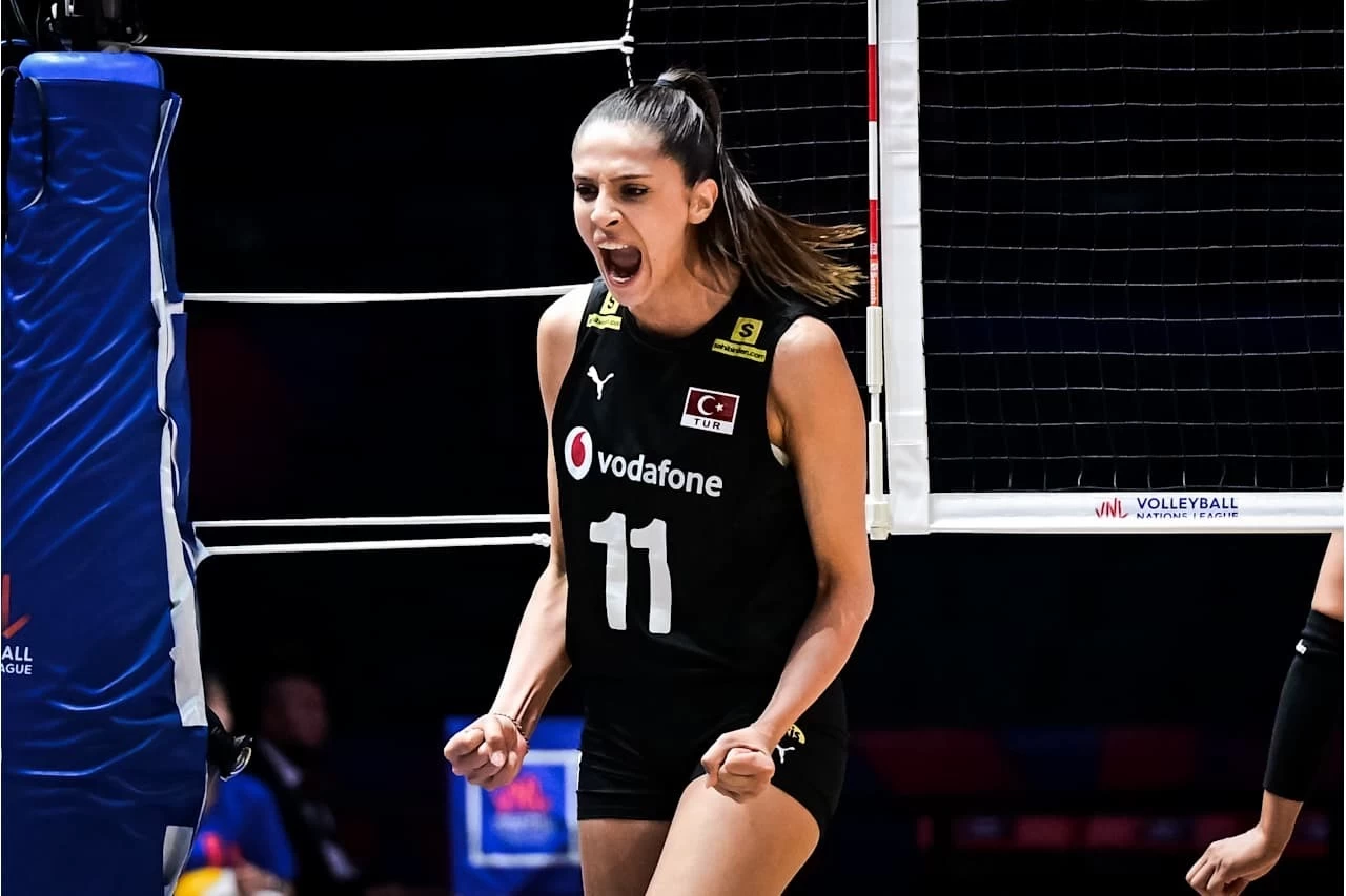 Türkiye, VNL'de Tayland'ı 3-0 yenerek 2'nci galibiyetini aldı ve Polonya ile karşılaşacak.