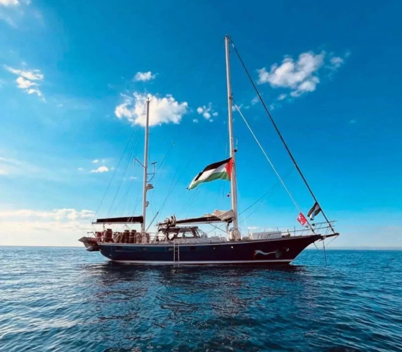 Gazze’ye Giden Umudu Açık Denizde Kaçırdılar