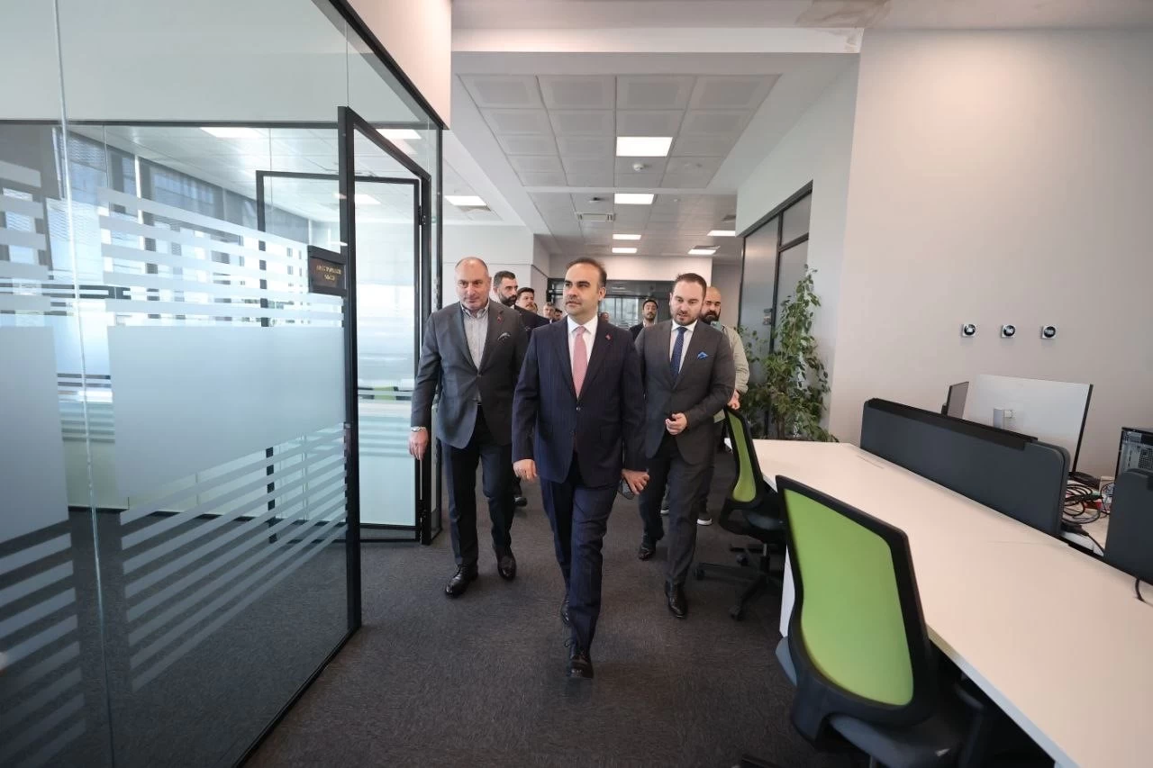 Bakan Kacır, Savunma Sanayiine Destek Sözü Verdi