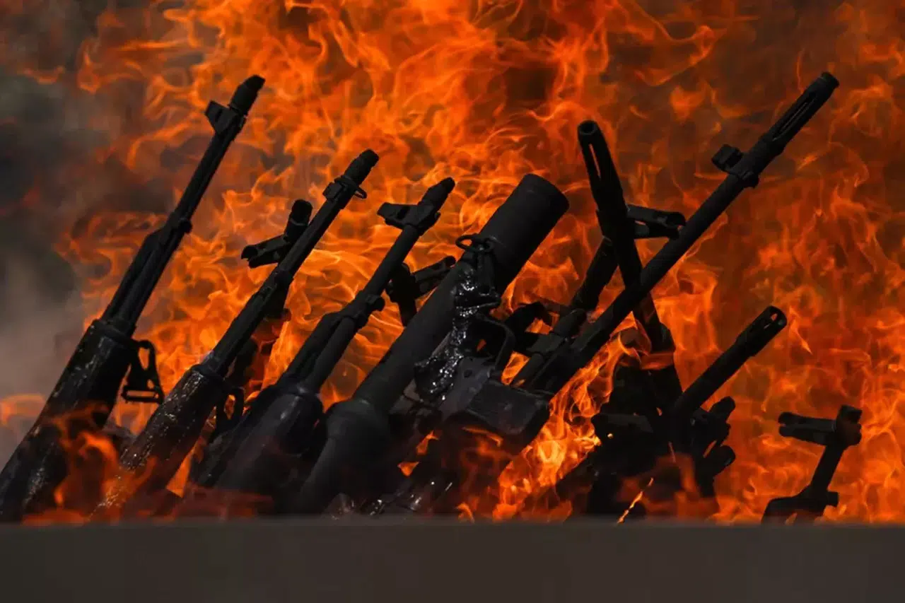 Herkes Bu Soruyu Soruyordu: Yakılan PKK Silahları Nereye Konacak?