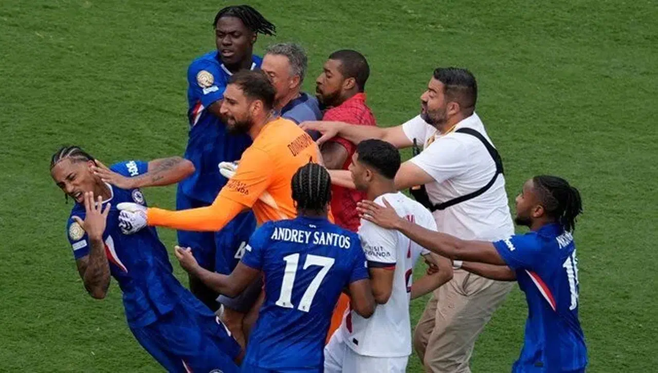 Kulüpler Dünya Kupası Finalinde Yumruklu Kavga! Luis Enrique’den Skandal Hareket