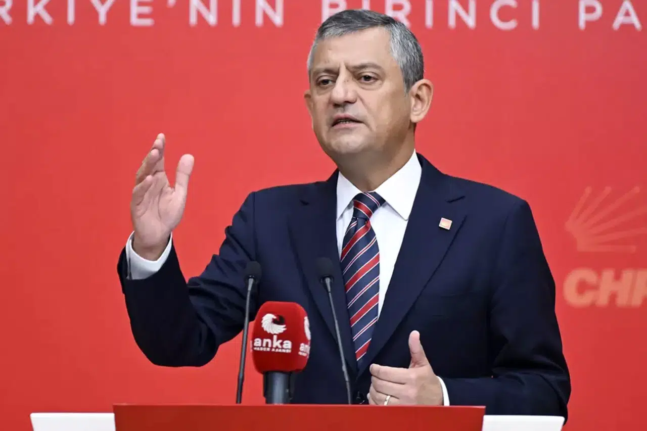 Özgür Özel'den Gazze İçin Meclis Resti: "Cuma Günü O Koltuklar Boş Kalmasın!"