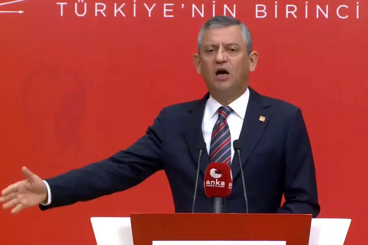 Özgür Özel'den Bomba İddia: AK Partili Mücahit Birinci, Yalan İfade İçin 2 Milyon Dolar Teklif Etti