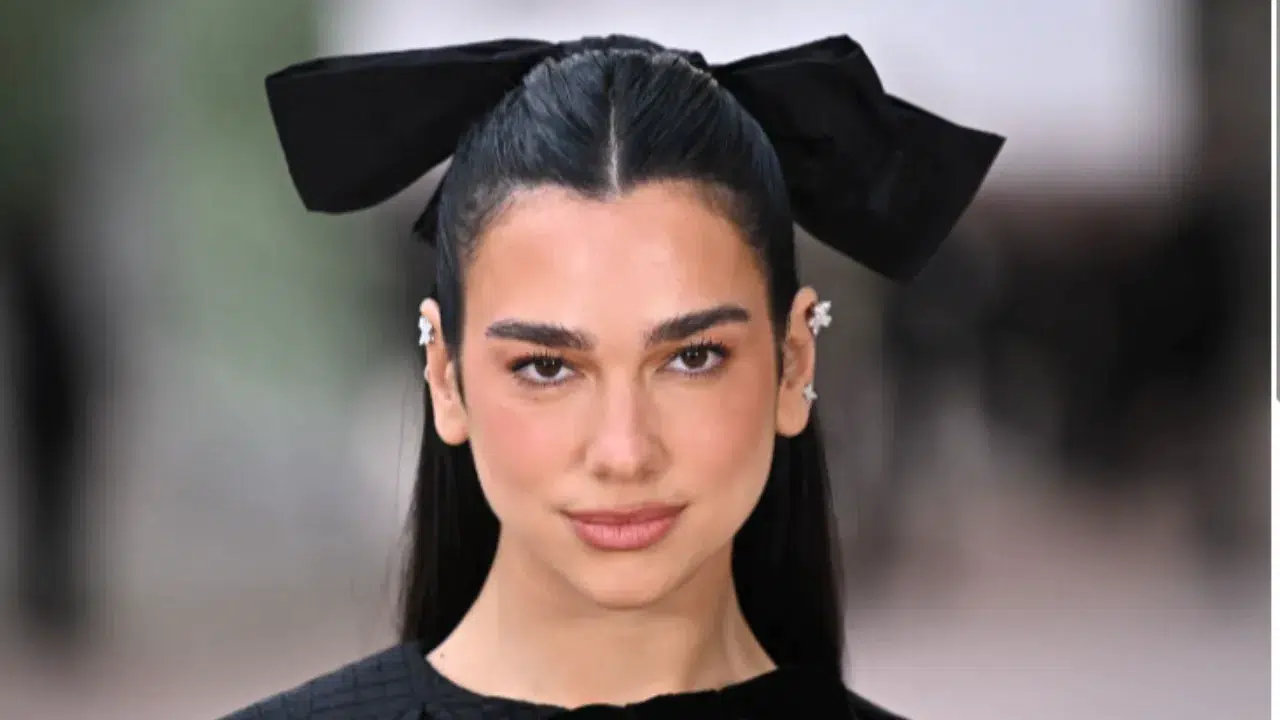 Dua Lipa Hangi Ülkelerin Vatandaşı? Ünlü Şarkıcı Kosova’dan da Vatandaşlık Aldı!