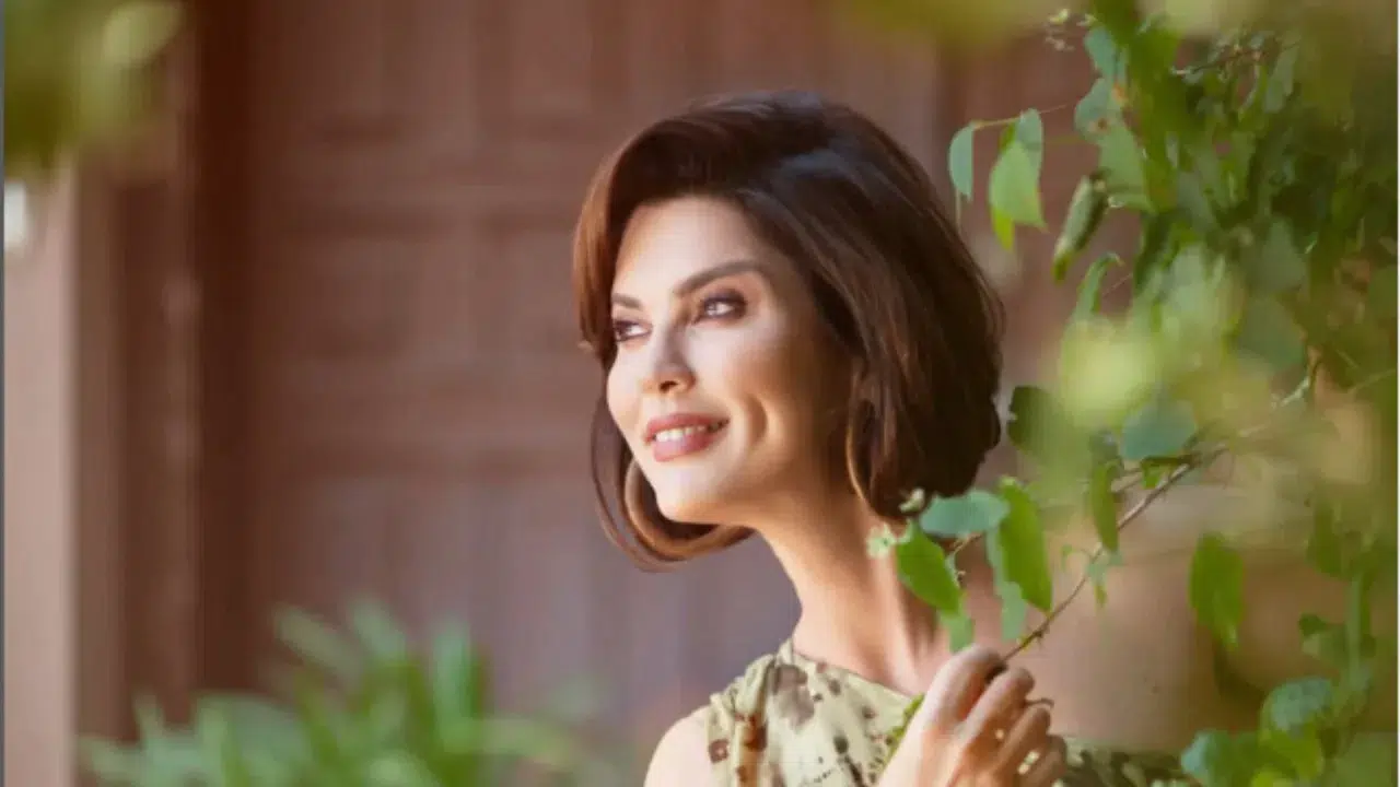 Açelya Akkoyun Halk Pazarında Gönülleri Fethetti! Gülsüm Abla’ya Duygusal Mesaj