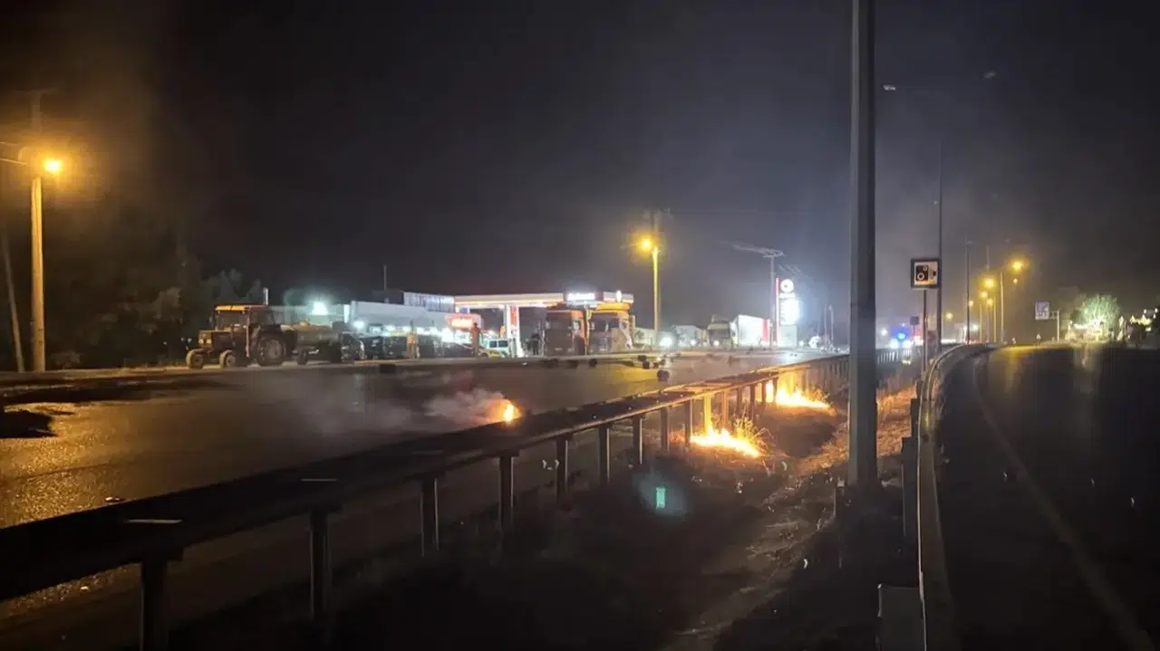 Samsun-Ankara Yolunda Alev Alev Tehlike! Dorsesi Yanan Tır 8 Kilometre Durmadı