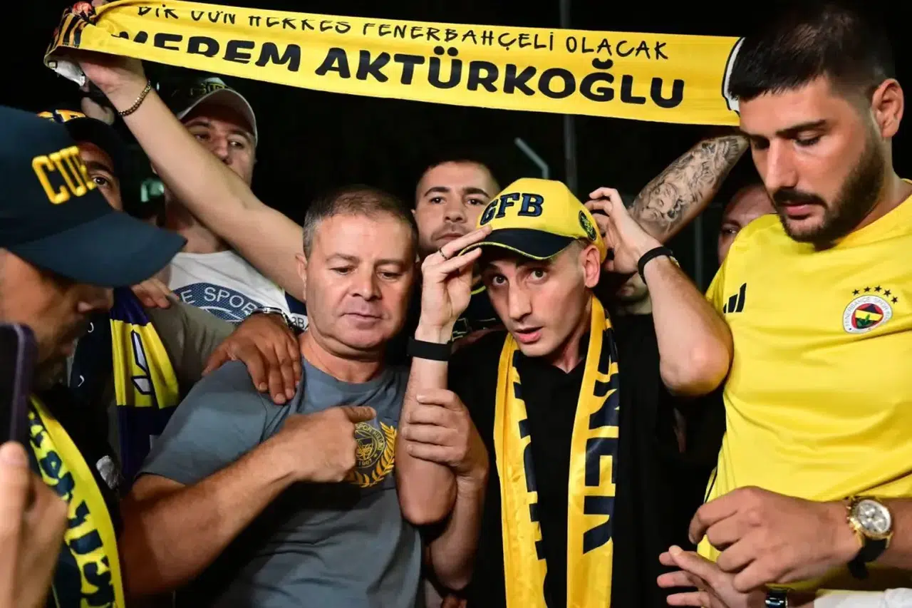 Kerem Aktürkoğlu'ndan Galatasaray'ı Karıştıran Sözler! “En Şerefli Kulüp” Açıklaması Olay Yarattı