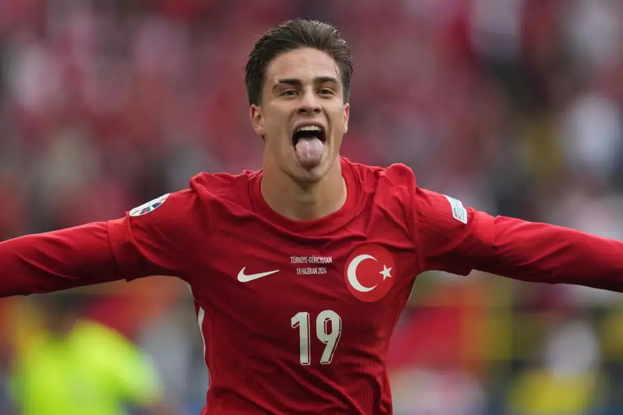 Kenan Yıldız Juventus ile ne kadar kazançlı sözleşme imzaladı? Yeni maaşı ne kadar oldu?