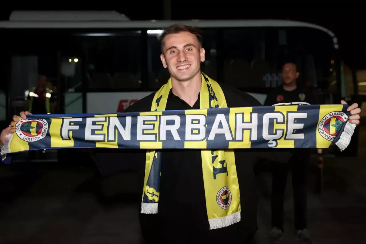 Kerem Aktürkoğlu’ndan Fenerbahçe’ye İlk Mesaj: “Türkiye’nin En Şerefli Kulübüne Geldim, Şampiyonluk İçin Buradayım!”