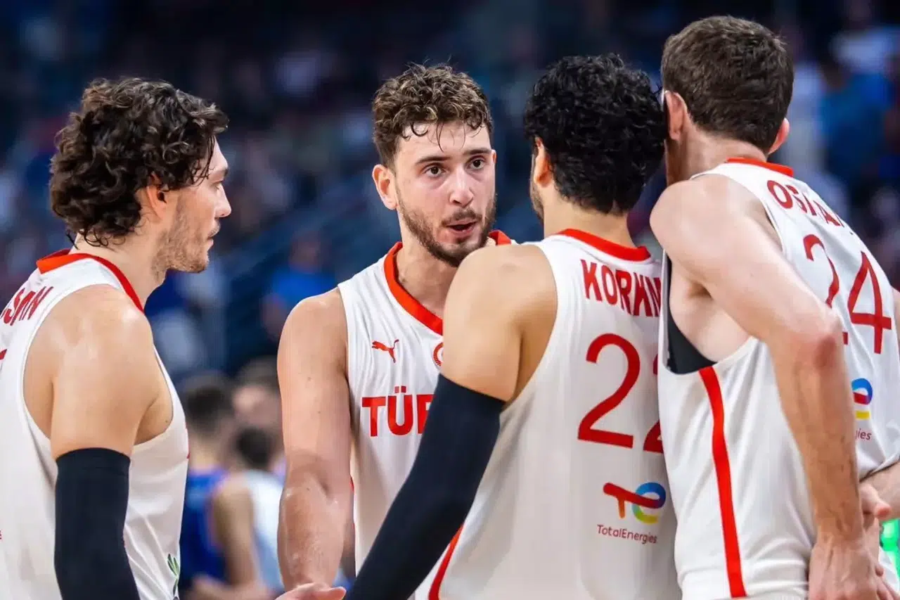 Türkiye Yunanistan EuroBasket 2025 yarı final maçı ne zaman, saat kaçta?
