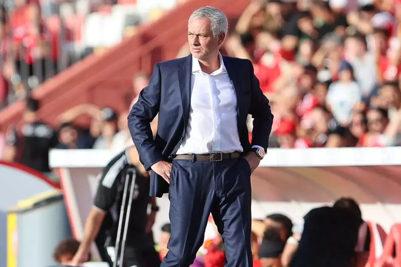 Benfica’da Mourinho’dan “takım elbiseli” mesaj: Artık işler değişti mi?