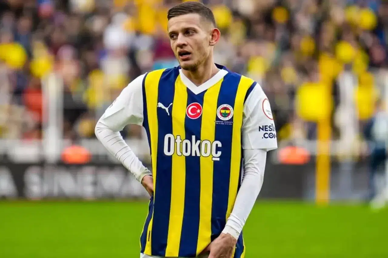 Sebastian Szymanski Fenerbahçe’de kalacak mı? Ayrılık iddiaları gerçek mi?