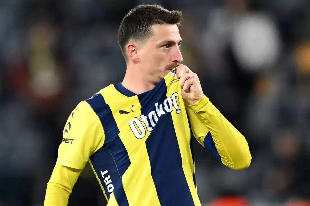 Mert Hakan Yandaş ne zaman sahalara dönecek? Sakatlığıyla ilgili son durumu canlı yayında açıkladı