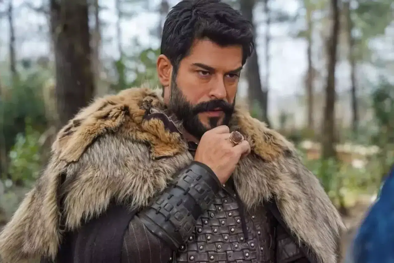 Joy Awards’tan Burak Özçivit’e Şok! “Kara Liste” İddiası Gündeme Oturdu