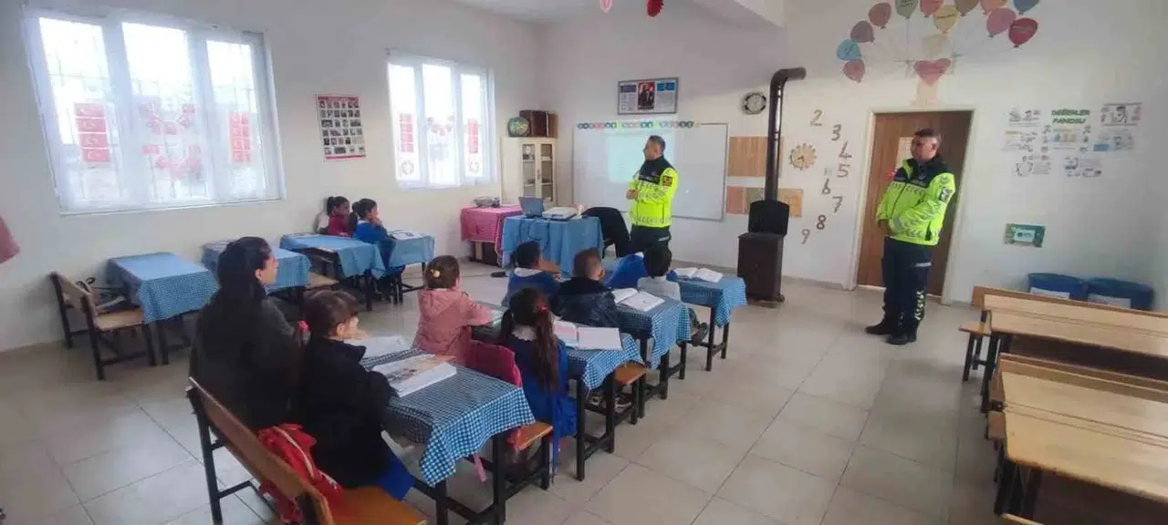 Kilis’te Jandarmadan Öğrencilere Hayat Kurtaran Trafik Eğitimi
