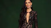 Demi Moore’dan Kırmızı Halıda Şıklık Şovu! 63. Yaş Günü Galasında Göz Kamaştırdı